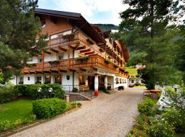 Hotel Hell, hotel in Ortisei