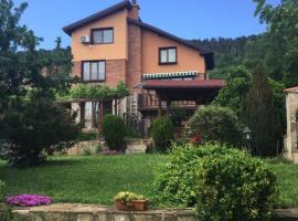 Davidkov Holiday Home, villa in Shipka