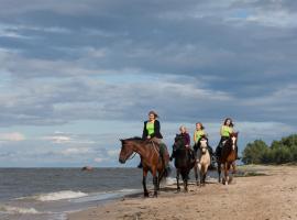 Arma Riding Farm And Holiday Home, hotel v destinaci Rutja
