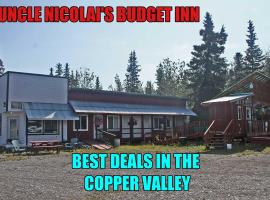 Uncle Nicolai's Inn B&B, готель з парковкою у місті Copper Center