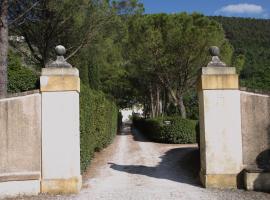 Villa del Cardinale, hotel with parking in Spoleto