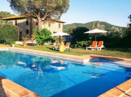Private pool Villa Wine&cooking -Trasimeno Lake, svečius su gyvūnais priimantis viešbutis mieste Panicale