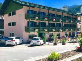 Hotel Zeni: Madonna di Campiglio'da bir otel