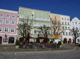 Bayerischer Hof, hotel v destinaci Burghausen