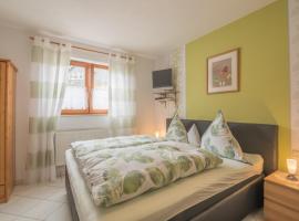 Studiohaus Haus Roswitha, Hotel mit Parkplatz in Geisfeld