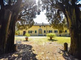 Villa San Dalmazio splendida appena 5km dal centro, nyaraló Sienában