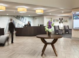 DoubleTree by Hilton Minneapolis Park Place, hotel cerca de The Shops at West End, Saint Louis Park