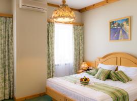 Landhaus Hotel, Hotel in Browary