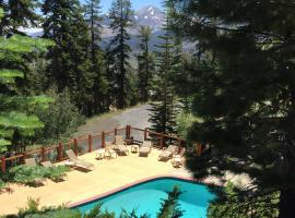 Timber Ridge Resort by 101 Great Escapes, хотел близо до Poma, Мамът Лейкс