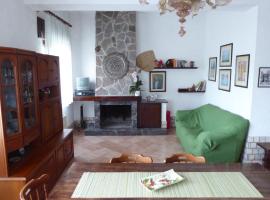 Appartamento Confortevole I 3 cocos، مكان عطلات للإيجار في Maierato