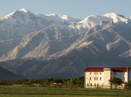 Pensiunea Cetatea Craiului, hotel di Risnov