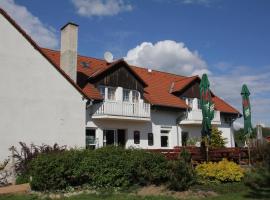 Penzion Šalamoun, cheap hotel in Jevišovice