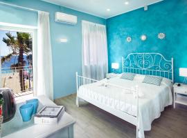 Ciao Ciao Rooms, bed & breakfast a Letoianni
