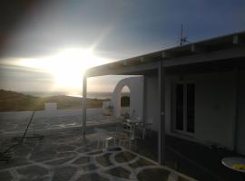 Sunset, hotel in Irakleia