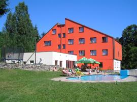 Hotel Na Trojce, מלון למשפחות בWüst-Seibersdorf