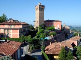 Hotel Castello di Santa Vittoria, hótel í Santa Vittoria dʼAlba