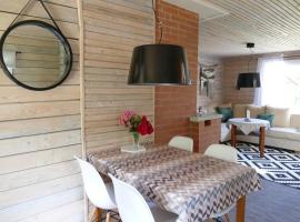Tinore Holiday Home, hotel with parking in Muratsi