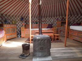 yourte d'hotes, tented camp en Mailley-et-Chazelot