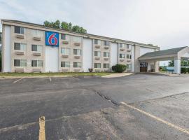 Motel 6-Lawrence, KS, hotel v destinácii Lawrence