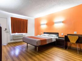 Motel 6-Long Beach, CA - International City, hotel em Long Beach