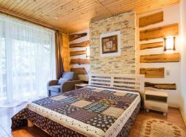 Pid Khomiakom, hotel v destinaci Tatariv