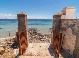 Taccarossa casa azzurra, hotel v destinaci Carloforte