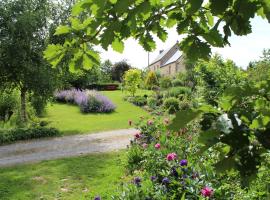 Au Jardin Des Violettes, bed & breakfast a Mahéru