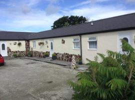 Howard Farm Holiday Cottages, vacation home in Bude