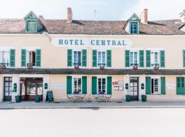 Hotel Le Central, hotel em Boussac