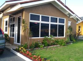 Relax Villa, hotell i Ocho Rios
