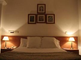 Hostal Gran Via Levante, гостевой дом в Торревьехе