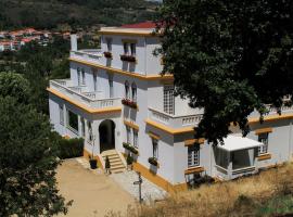 Camping Lamego Douro Valley, hotel en Lamego