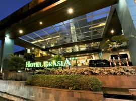 Hotel Grasia: Semarang, Ahmad Yani Uluslararası Havaalanı - SRG yakınında bir otel