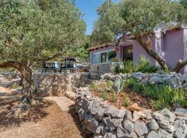 Holiday home Nikol, hotel in Veli Lošinj