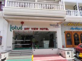 Lotus Bay View Hotel, hotelli kohteessa Pondicherry alueella White Town