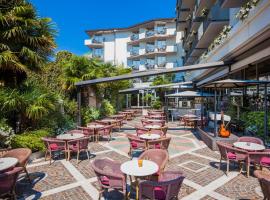 Hotel Continental - Tonelli Hotels, hotel v destinaci Nago-Torbole