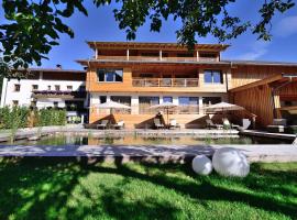 Antonius Natur Apartment - kinderfreie Unterkunft, hotel amb piscina a Lavant