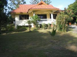 House of Garden, villa i Chiang Rai