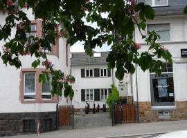 Ferienwohnungen am Bürgerpark, hotel with parking in Bad Nauheim