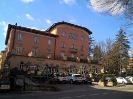 Apartment Roma, hotel con estacionamiento en Borgo Val di Taro