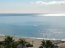 Mare Nostrum Beach Vistas al Mar Terraza Fibra Optica, , Aparcamiento, strandhótel í Malaga