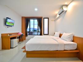Sabuy Best Hotel Phayao, family hotel in Phayao