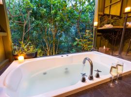 Wairua Lodge - Rainforest River Retreat, hotel v mestu Whitianga