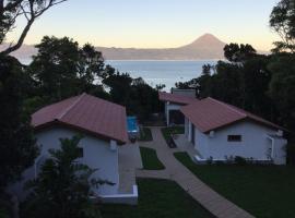 Villas Casteletes, hotel with parking in Urzelina