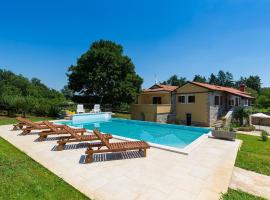 Villa Sany, hotel i Heki