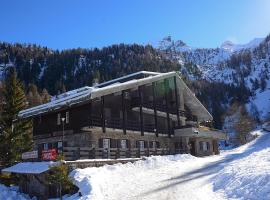 Hotel Mezzaluna, hotell sihtkohas Gerola Alta