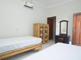 Puri Itoma Bungalows, отель в городе Кута, остров Ломбок