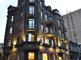 Boulevard Hotel