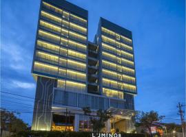 Luminor Hotel Jemursari By WH, hotel di Surabaya