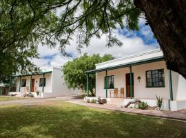 Olive Grove Guest Farm, hotel in Beaufort West